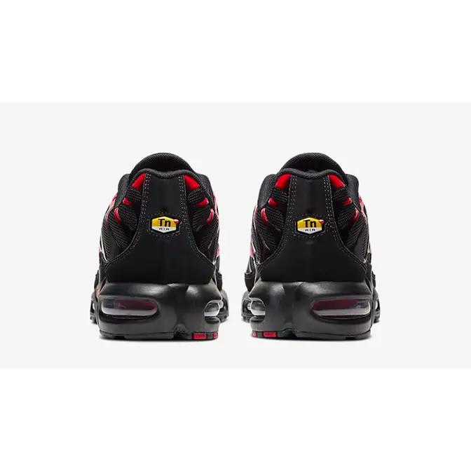 NIKE TN BLACK AND RED