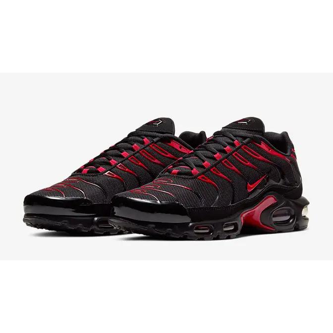 NIKE TN BLACK AND RED